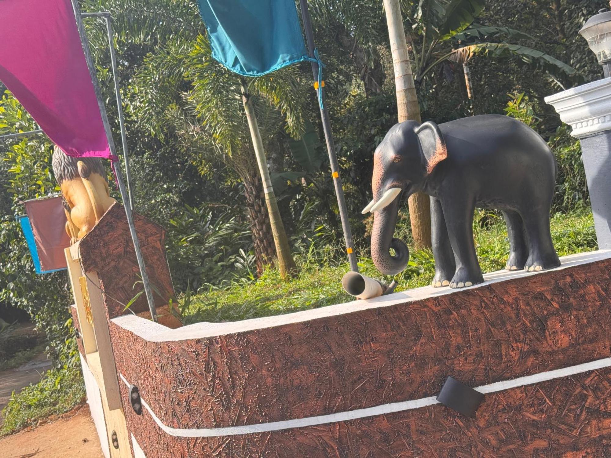 Arabian Holiday Resort With Swimming Pool In Idukki Calvary Mount Bagian luar foto